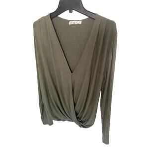 On the Road Anthropologie lightweight twist front long sleeve shirt